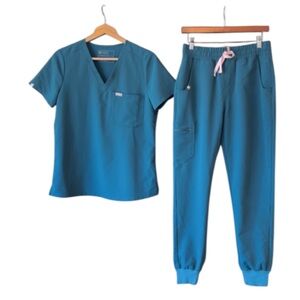 FIGS Women’s Scrub Set –  Top & Jogger Pants –Size S
